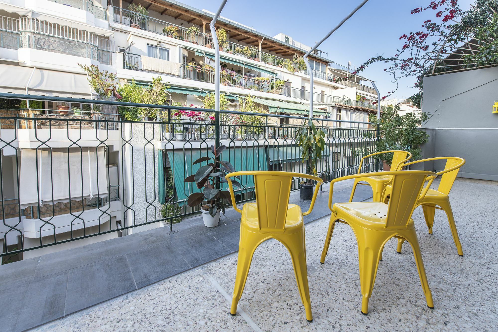 Апартаменты Petralona Cosy Penthouse Афины Экстерьер фото