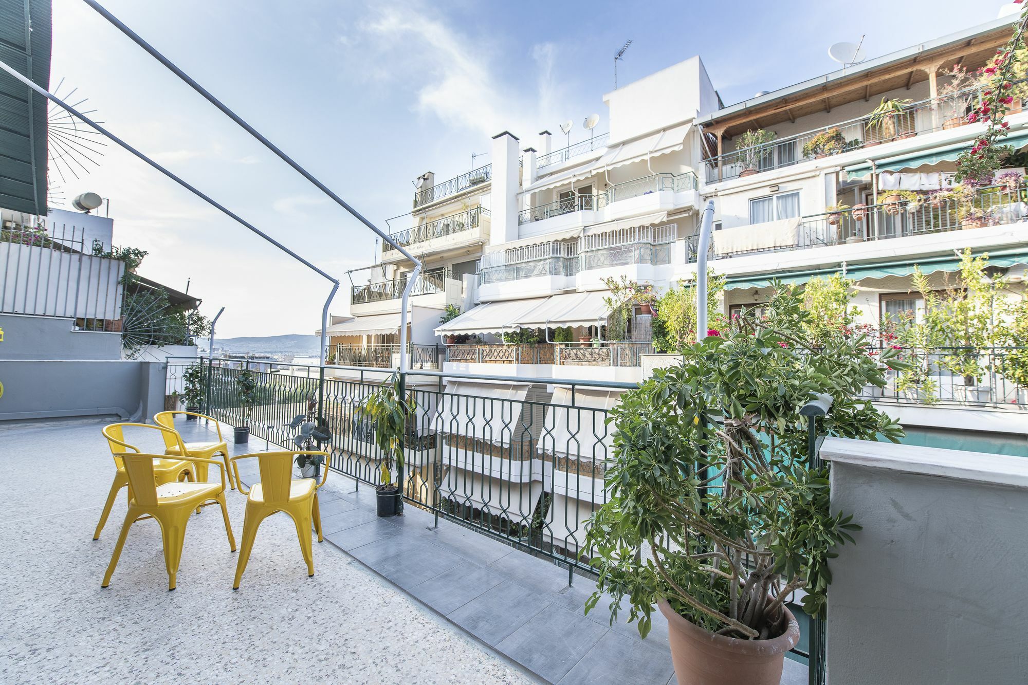 Апартаменты Petralona Cosy Penthouse Афины Экстерьер фото